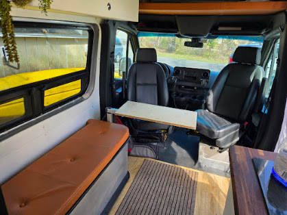 Workstation and seating area